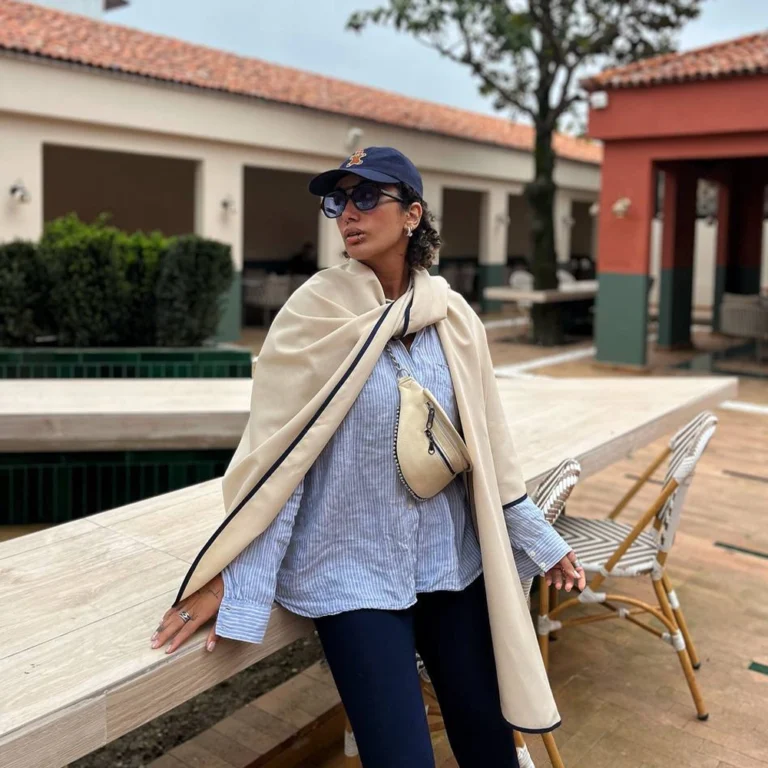 پانچو لینن کرم با نوار سرمه‌ای