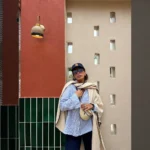 پانچو لینن کرم با نوار سرمه‌ای