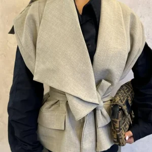 وست زنانه مدل نینا